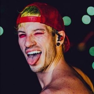 Meet your Posher, Kaylie